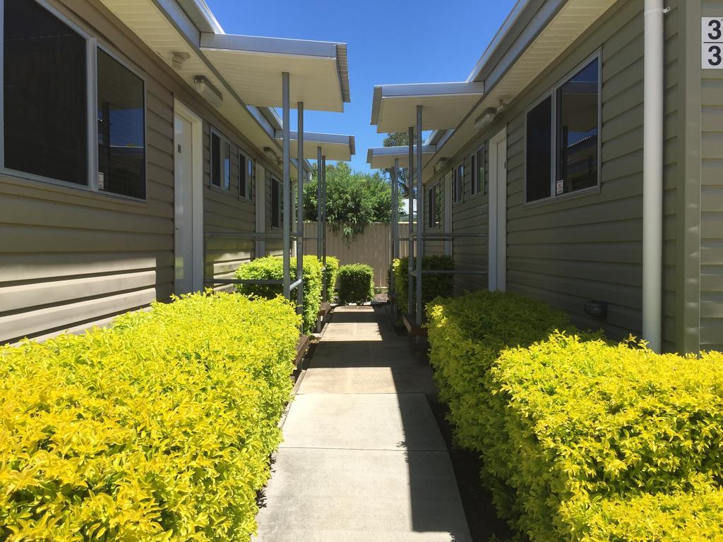 Springsure Overlander Motel Экстерьер фото