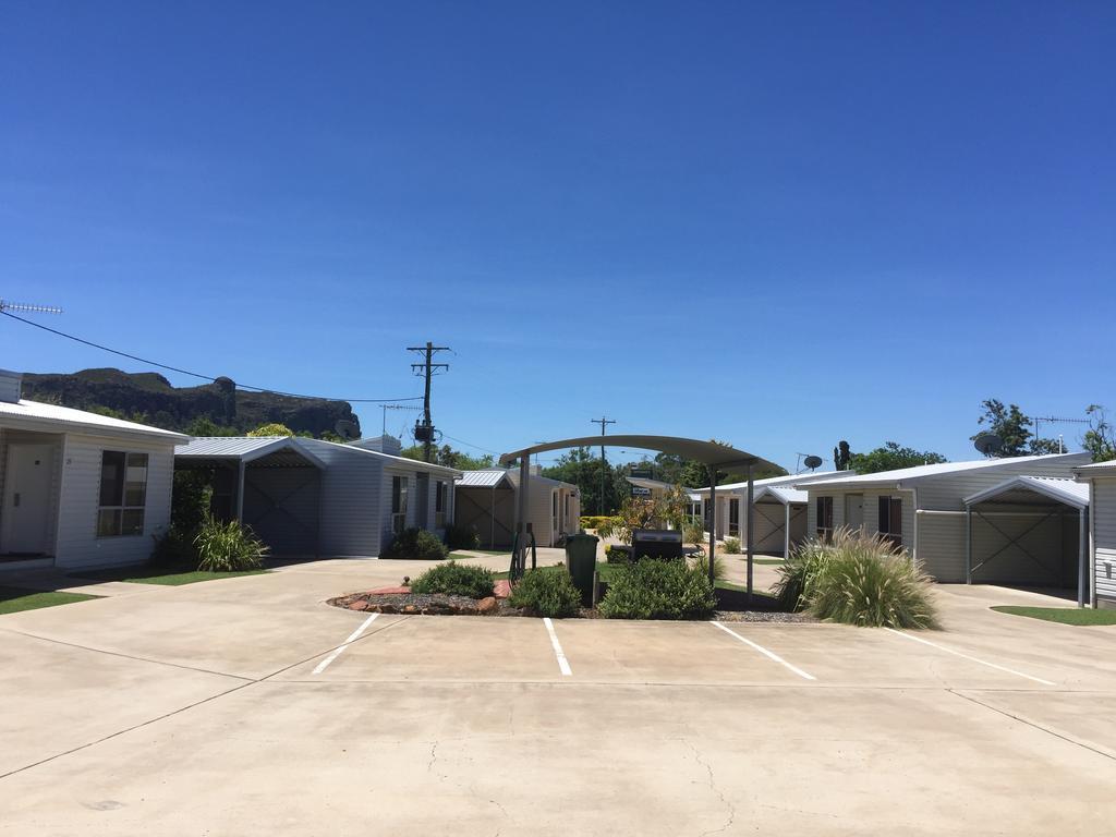 Springsure Overlander Motel Экстерьер фото