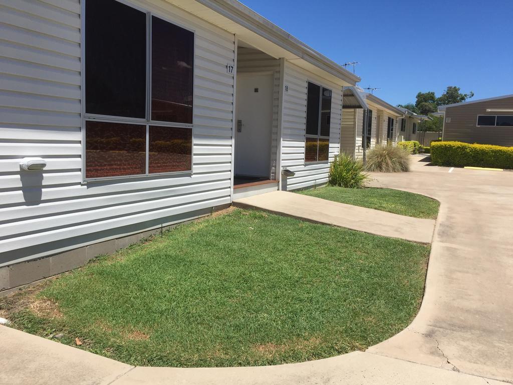 Springsure Overlander Motel Экстерьер фото