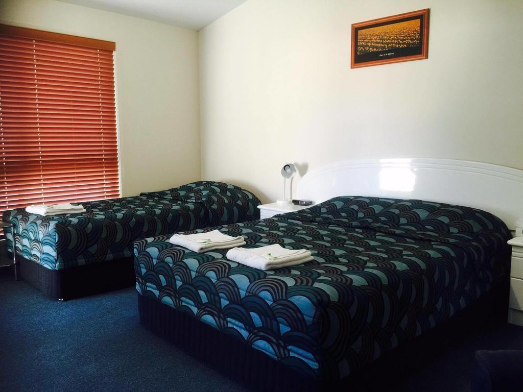 Springsure Overlander Motel Экстерьер фото